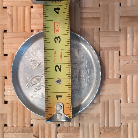 Mid century modern aluminum embossed duck coasters - Picture 3 of 5